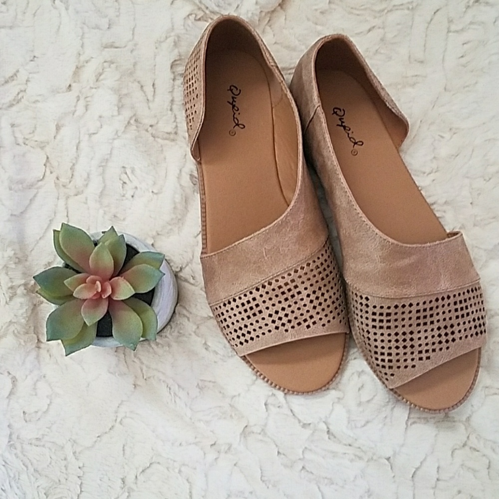 ❣Open Toe Laser Cutout Flats❣ - Picture 3 of 5